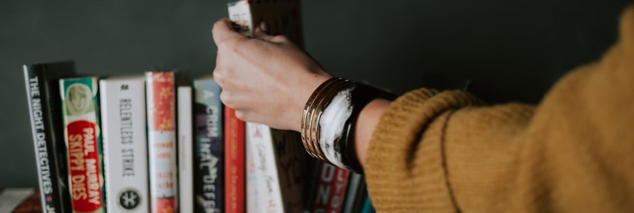 In-Depth Book Reviews: A Guide for Students and Scholars